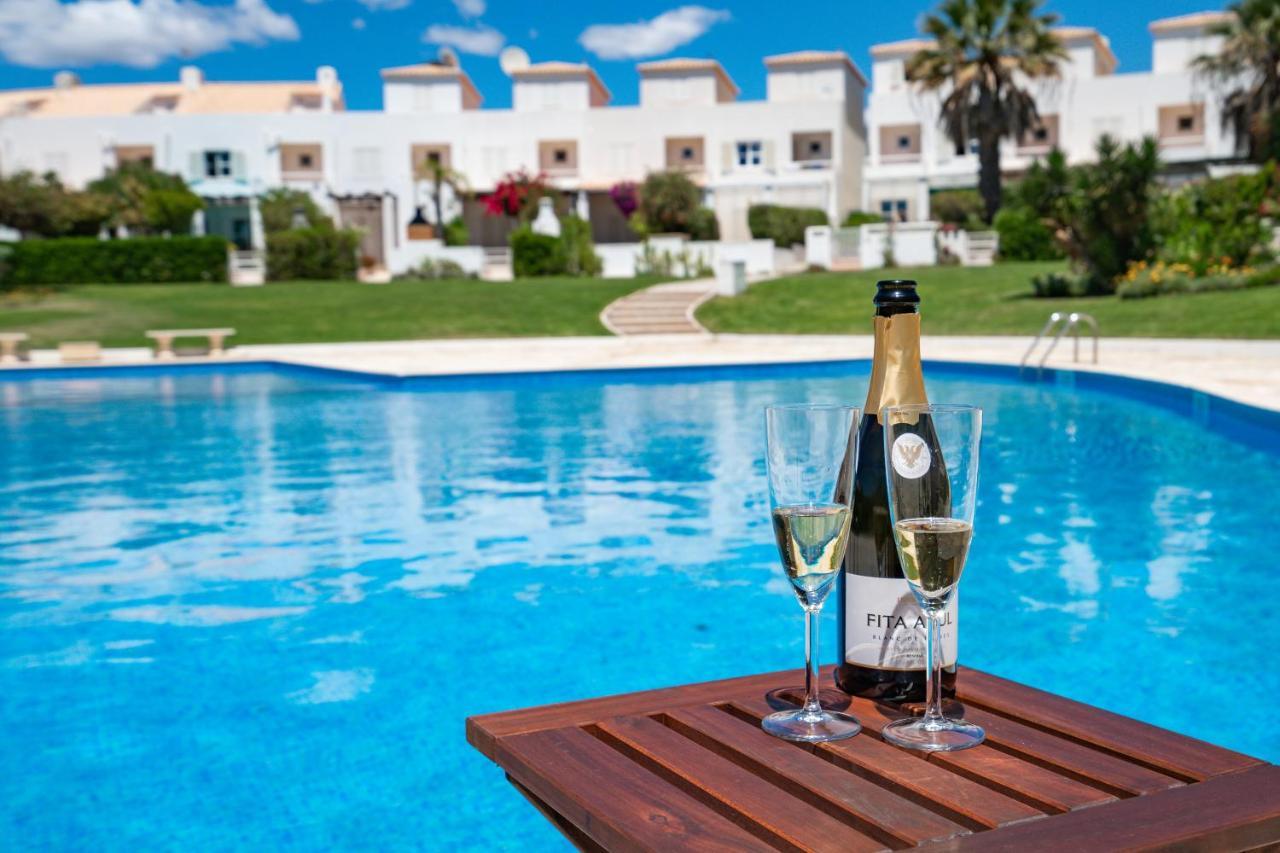 Beach Villa With Ocean View And Rooftop Cinema Гия Экстерьер фото