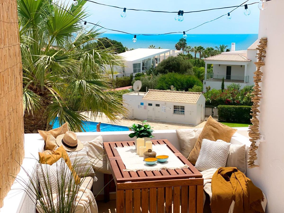 Beach Villa With Ocean View And Rooftop Cinema Гия Экстерьер фото