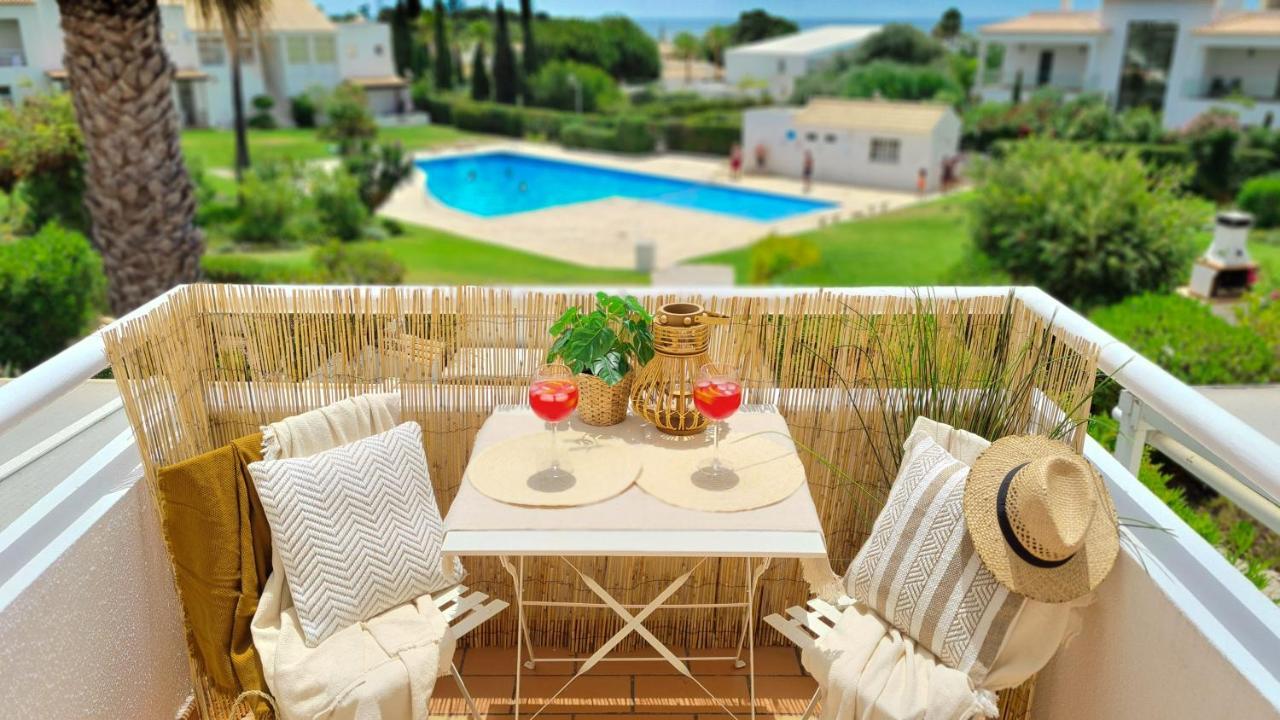 Beach Villa With Ocean View And Rooftop Cinema Гия Экстерьер фото